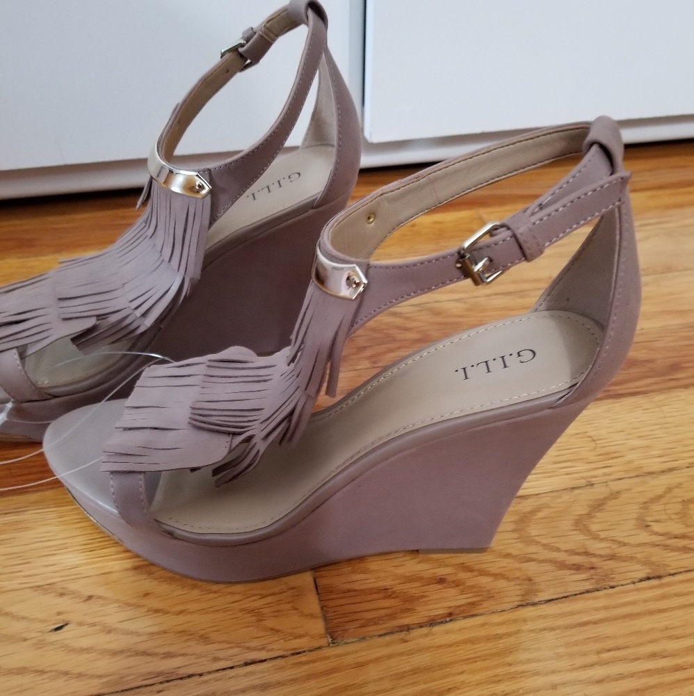 Shoes - Picture 2 of 5